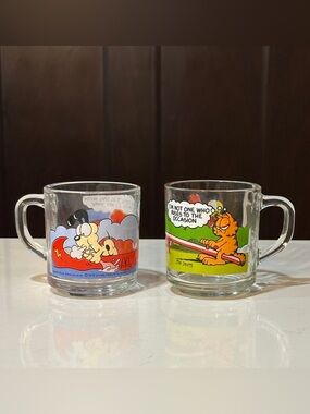 McDonald's Garfield Glass Mugs 1978 Anchor Hocking Set of 2 Garfield Odie Vtg